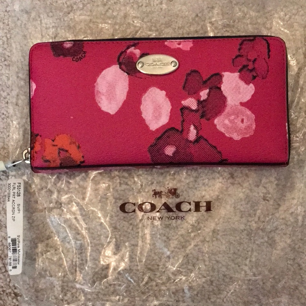 COACH large wallet Pink flowers F53128